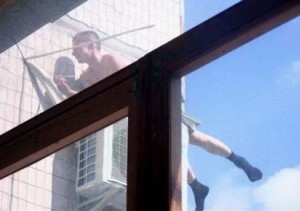 É um pássaro? É o Super Homem? Não, é um instalador ninja. É um pássaro? É o Super Homem? Não, é um instalador ninja.