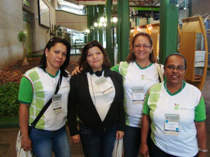 Ao centro, as congressistas e alunas Maria Ribeiro Barbosa e Maeve Miranda, respectivamente. Ao centro, as congressistas e alunas Maria Ribeiro Barbosa e Maeve Miranda, respectivamente.